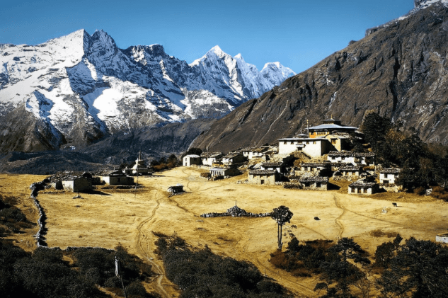 tengboche village 4
